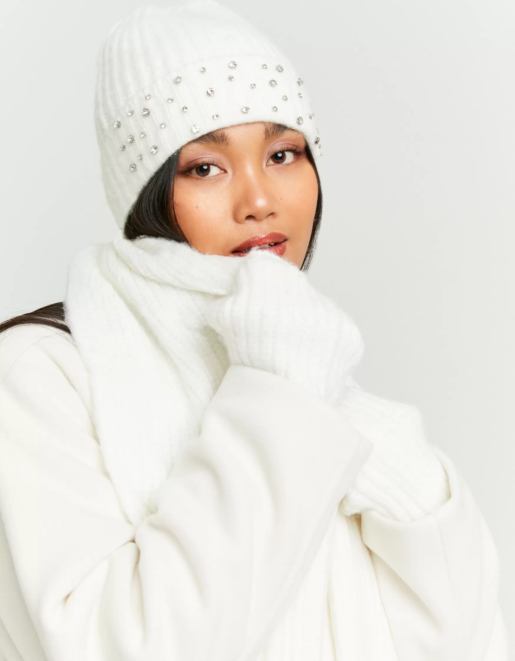 Shop Bonnet en Maille avec Logo Orné de Strass Accessoires