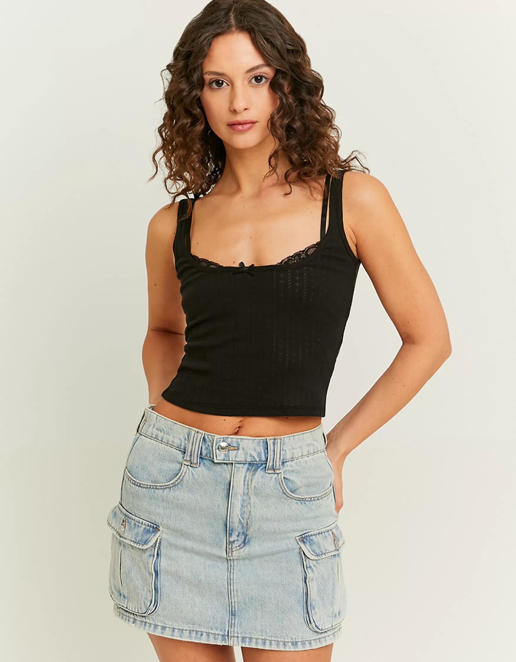 Outlet Débardeur Basique avec Détail en Dentelle T-Shirts Basiques