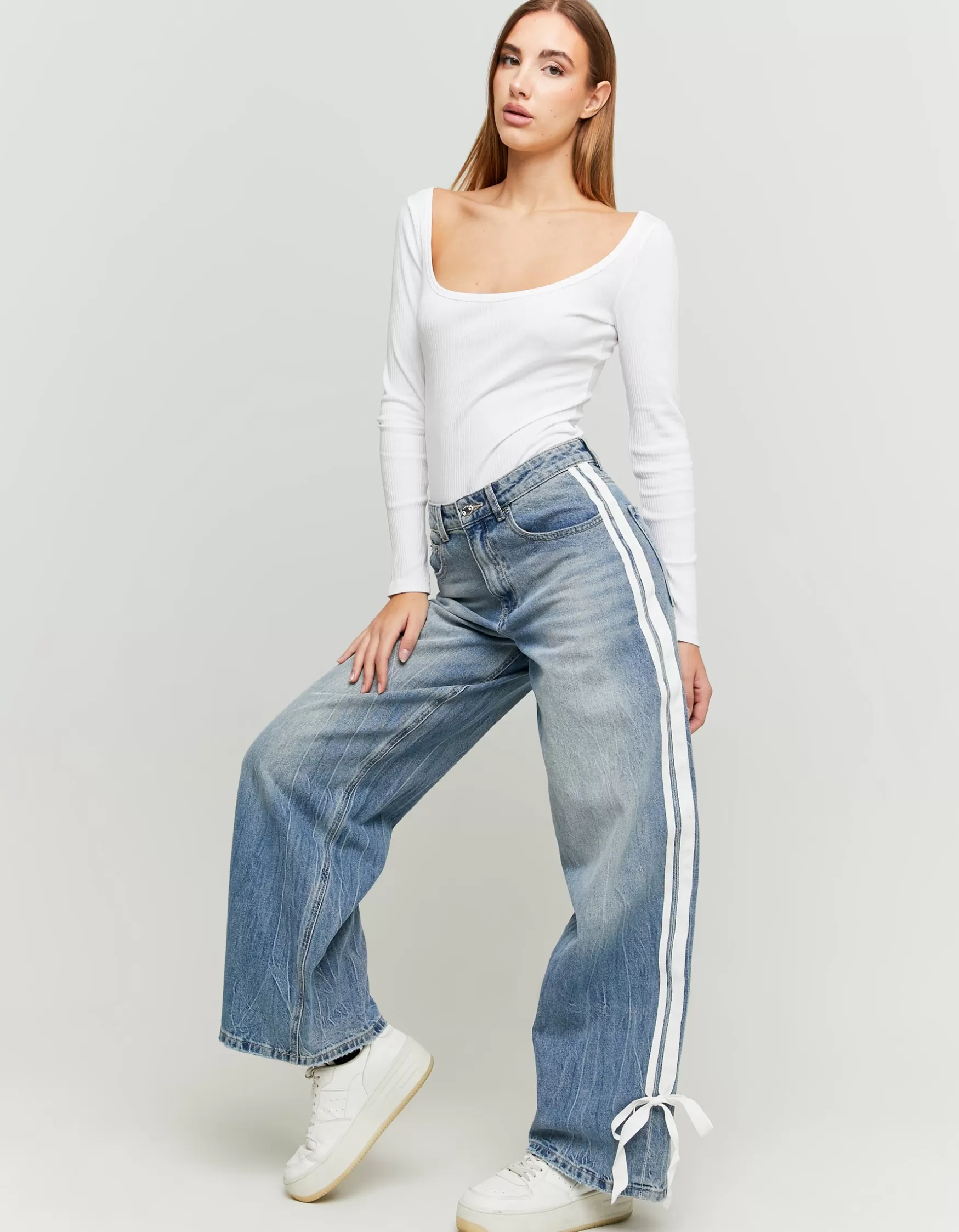 Cheap Jean Skater avec Détail Nœud Jeans