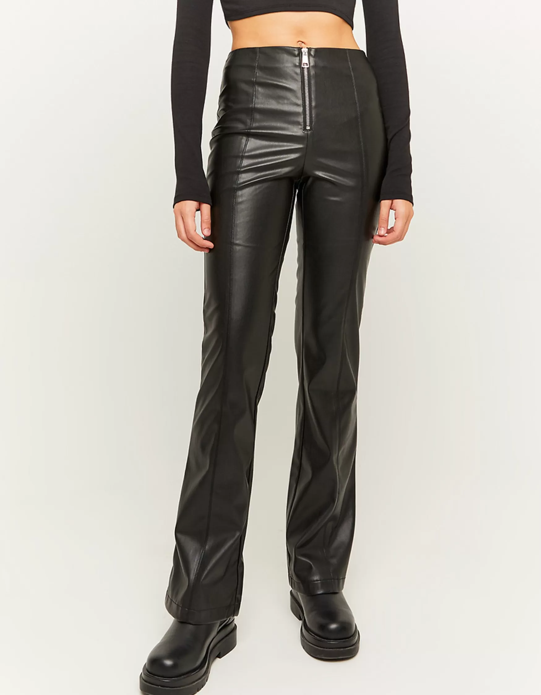 Sale Pantalon évasé en similicuir taille haute Pantalons
