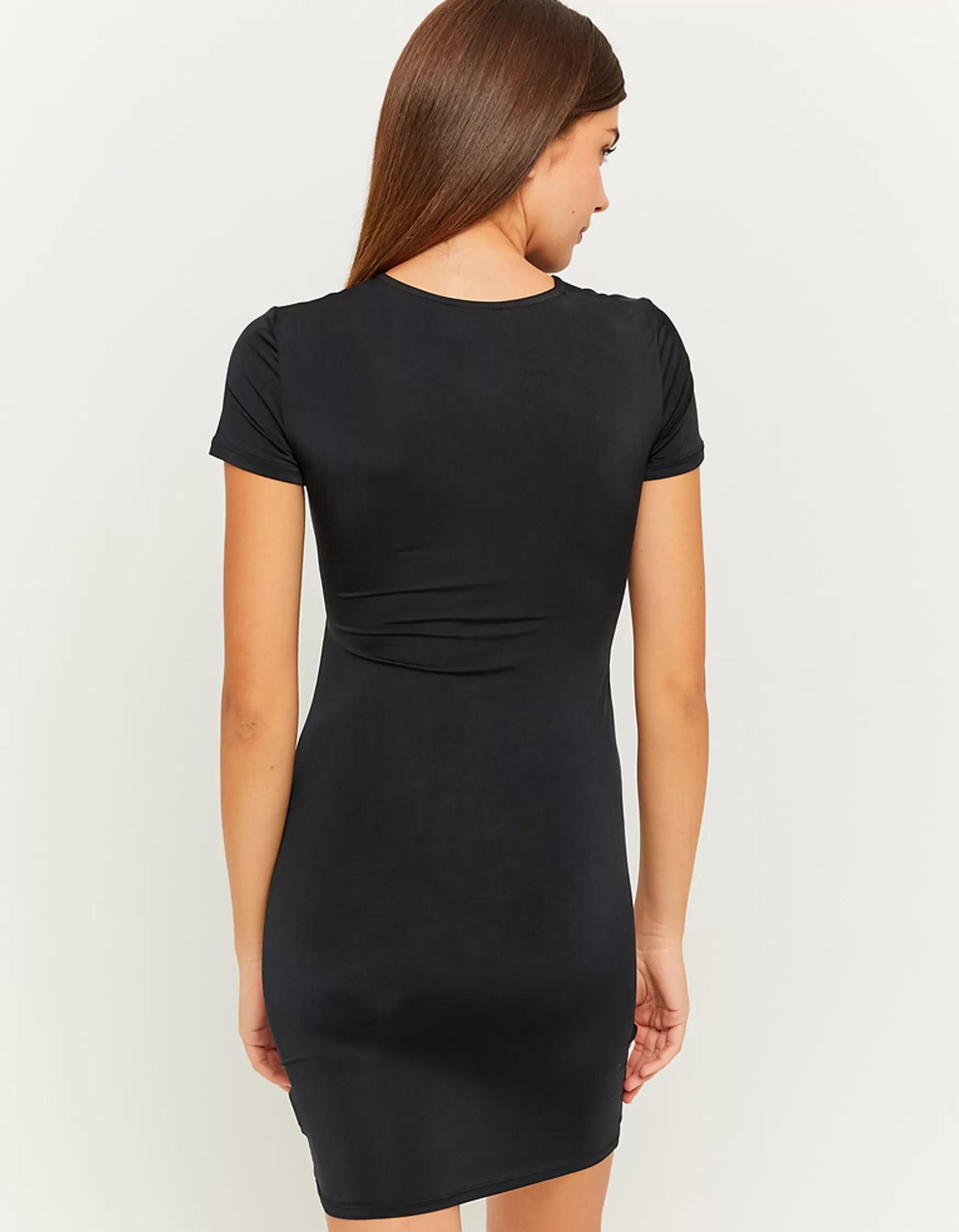 Best Sale Robe courte courte e avec découpe au dos Robes