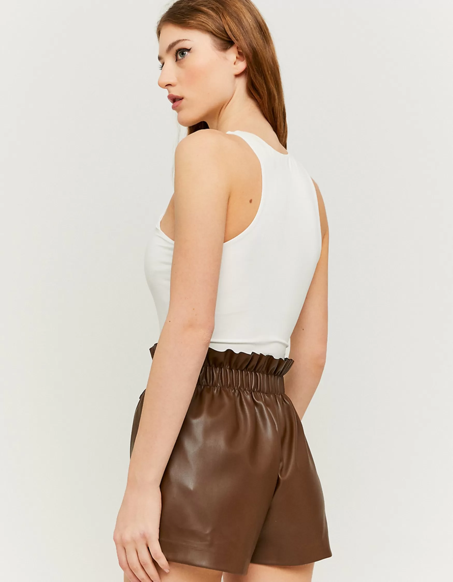 Outlet Short Paperbag Taille Haute en Similicuir Shorts