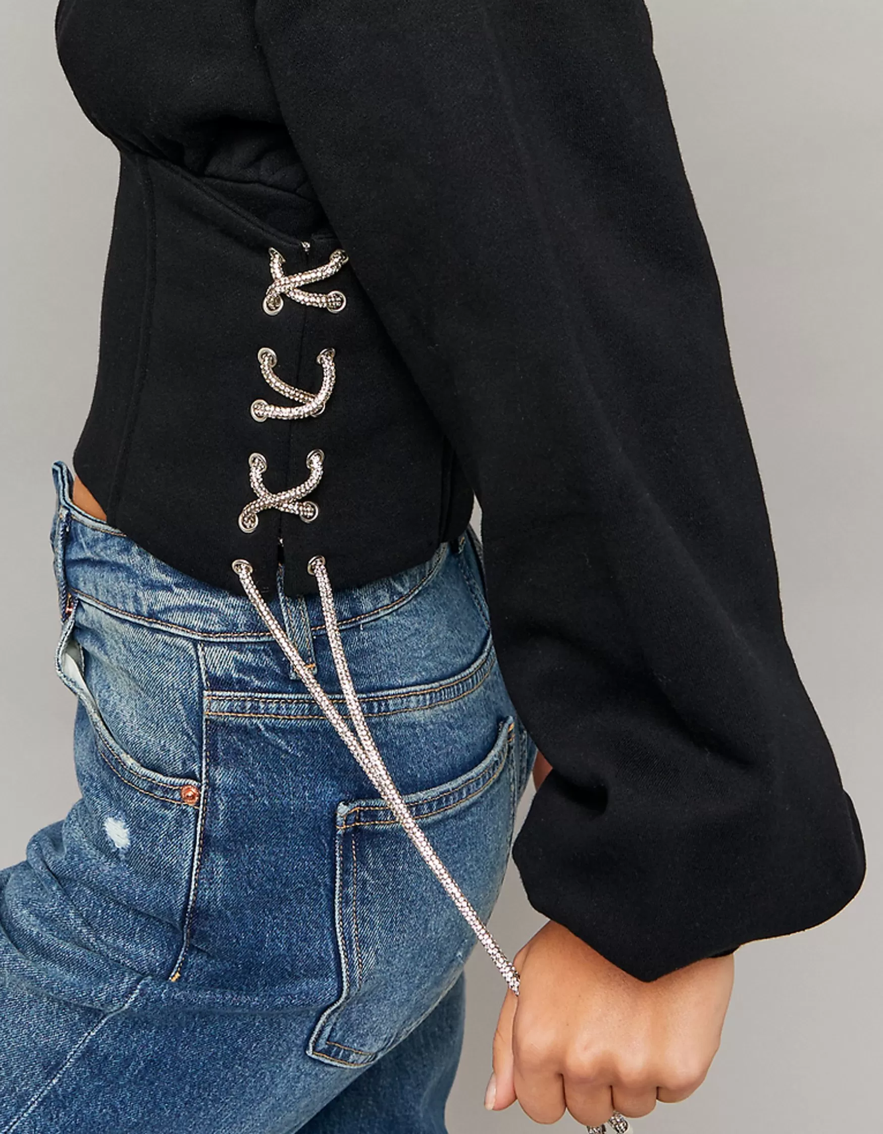 Outlet Sweat à capuche ajusté avec cordons en strass Sweats & Hoodies