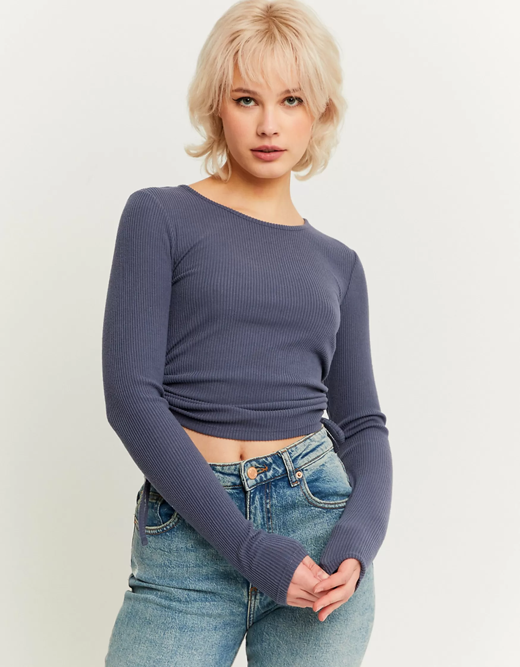 Shop T-shirt basique à lacets latéraux froncés T-Shirts Basiques
