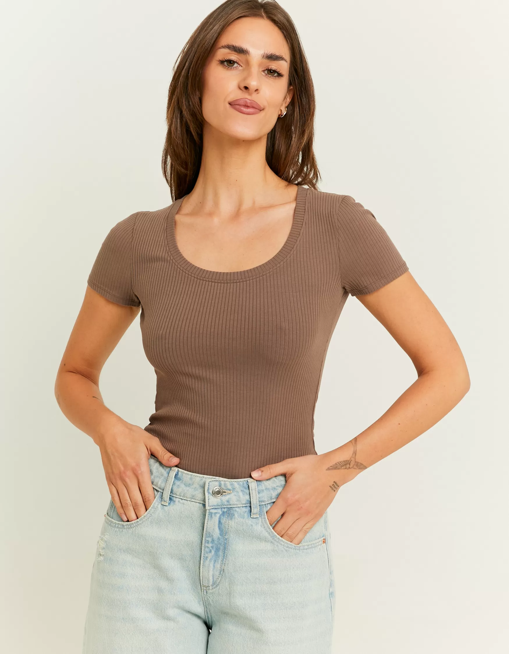 Hot T-Shirt Brun Coupe Droite T-Shirts Basiques